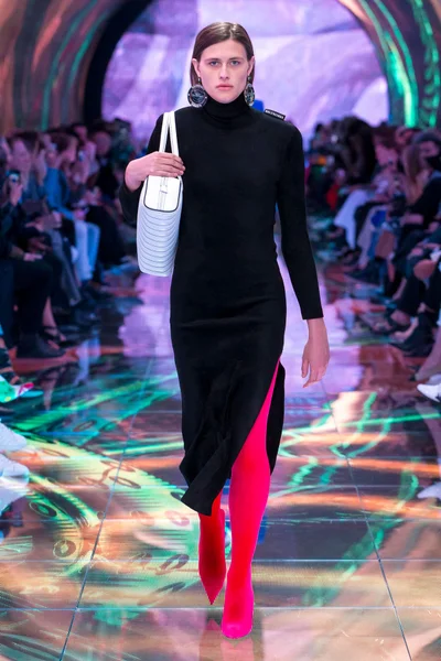 Look 15